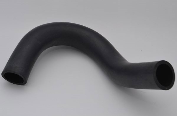 Motor Radyatörü Üst Su Hortumu