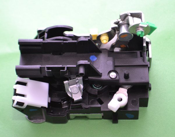 Sol Ön Kapı Kilidi