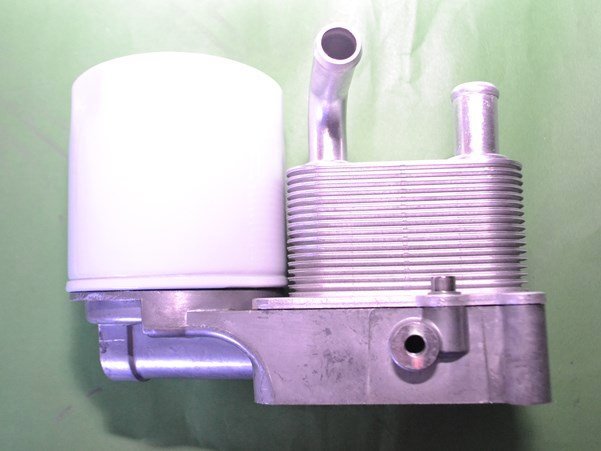 Behr Yağ Soğutucu 8MO376797071