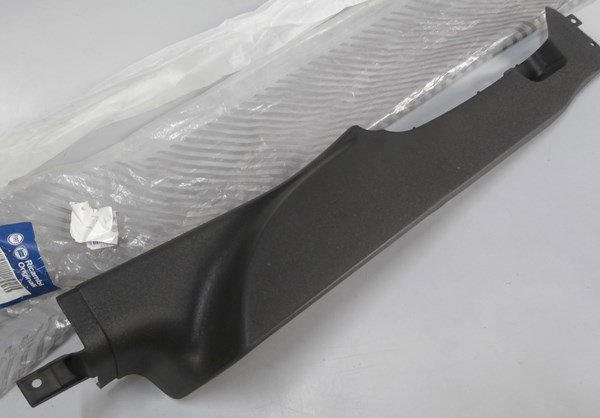 Arka Sağ Kapı Eşik Bakaliti