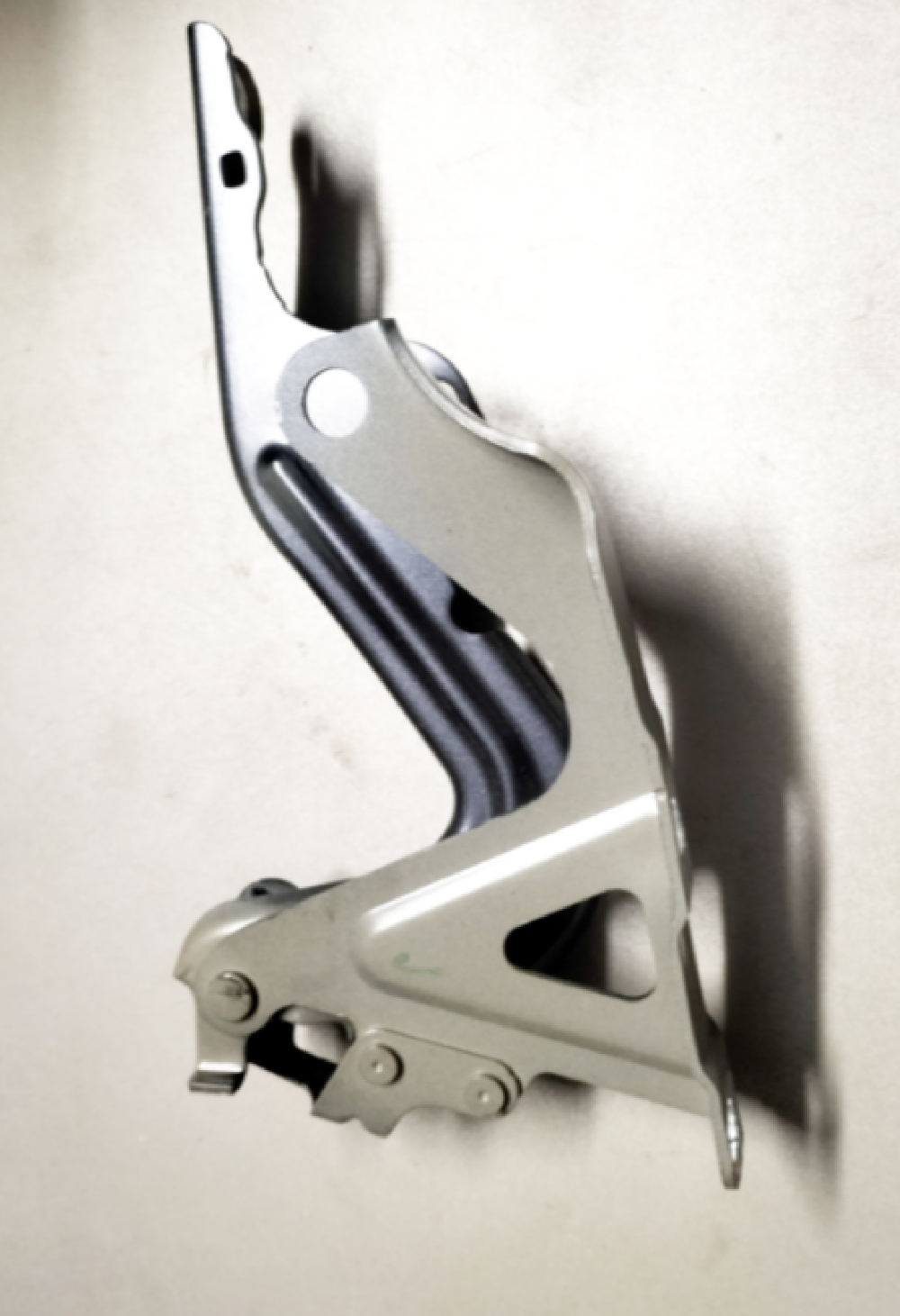 Ön Kaput Menteşe Sağ